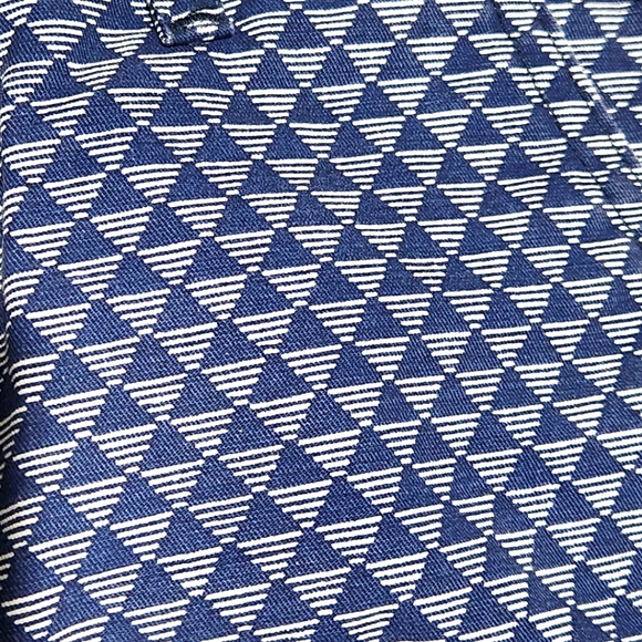 Gap blue and white shorts with 4 pockets. - Picture 5 of 7